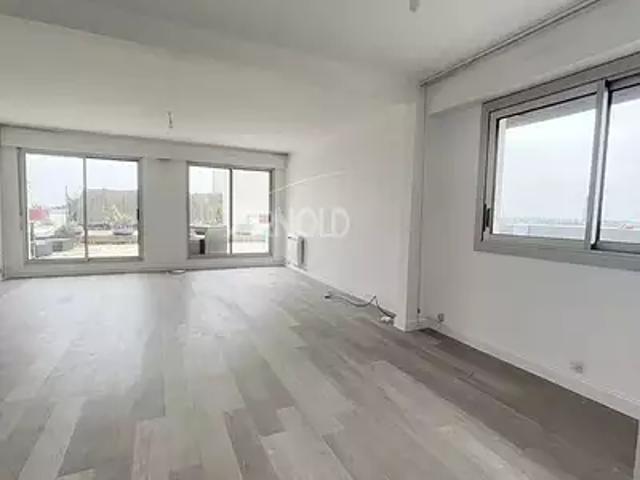 Nantes 44100 Location appartement 2 pièces t2 au dernier étage