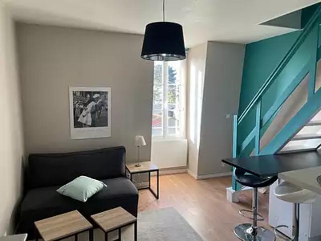 Nantes 44100 Location appartement 2 pièces t2 au dernier étage