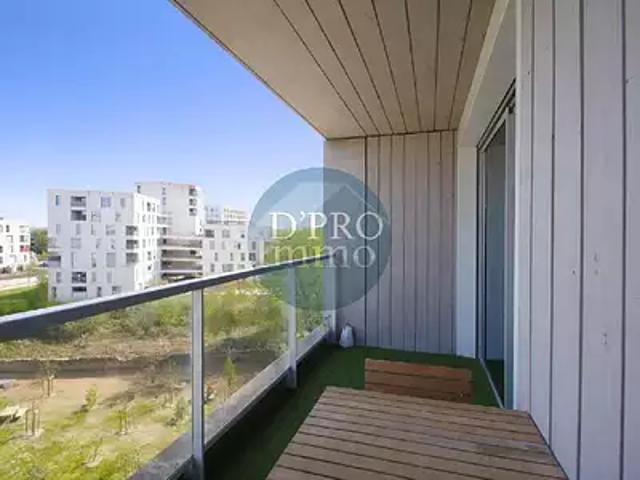 Nantes 44300 Achat / Vente appartement 3 pièces t3 au dernier étage balcon