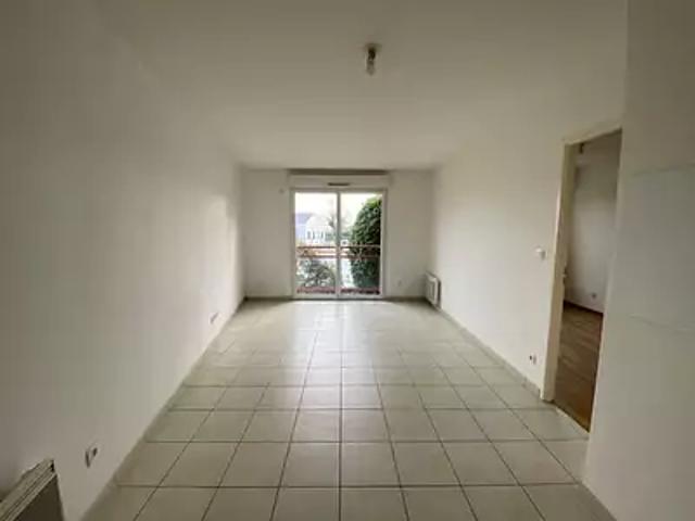 Nantes 44300 Location appartement 2 pièces t2 au dernier étage parking