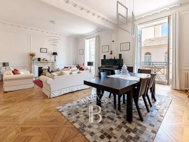 NANTES CATHÉDRALE Superbe appartement de 6 pièces