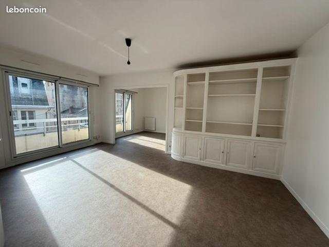 NANTES CANCLAUX, RUE GUICHEN, APPARTEMENT T4 81 m2 LOGGIAS PARKINGS