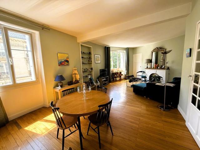 NANTES CANCLAUX T4 5 ENSOLEILLE PARQUET CHEMINEE et GARAGE CAVE