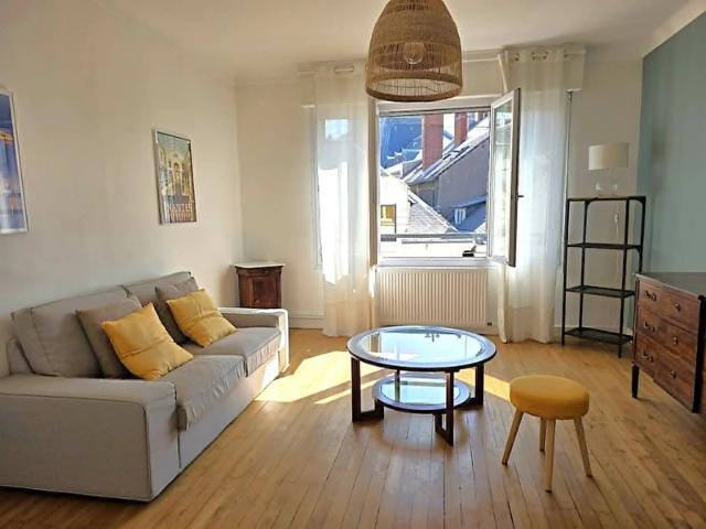 NANTES CENTRE VILLE — APPARTEMENT 2 PIÈCES, PRÊT À VIVRE