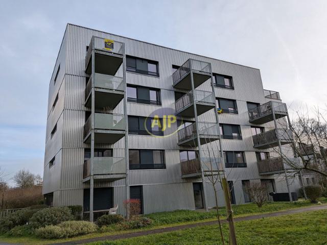 Nantes Beaujoire Appartement T3 récent avec terrasse et parking