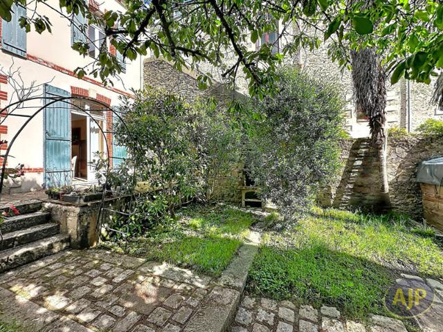 NANTES GARE / JARDIN DES PLANTES Maison familiale en impasse 4 chambres