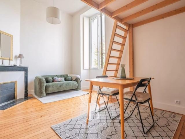 NANTES GRASLIN Appartement lumineux
