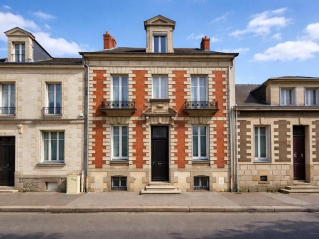 NANTES MONSELET – MAISON FAMILIALE, JARDIN & DOUBLE GARAGE Da
