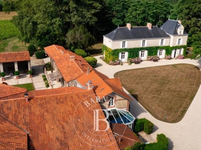 NANTES SUD LOIRE Exceptionnelle propriété au cœur d'un parc de 24 ha