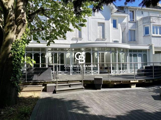 NANTES QUARTIER MONSELET MAISON COUP DE COEUR 400 m²