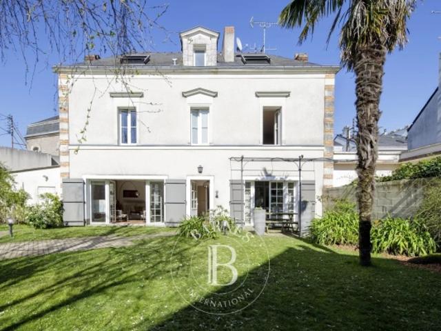 NANTES ROND POINT DE RENNES Maison familiale de 7 pièces
