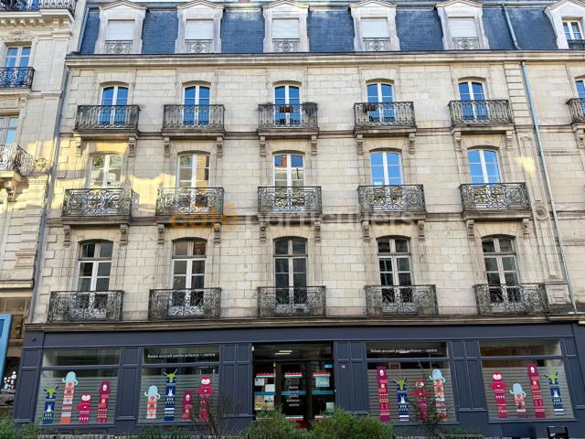NANTES RUE DE STRASBOURG LOCAL COMMERCIAL DE 6 BUREAUX 2 SALLE DE BAINS 1 CUISINE