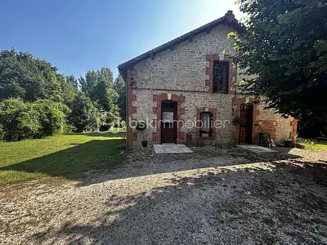 Nanteuil en Vallée 16700 Achat / Vente maison 6 pièces t6 terrasse balcon