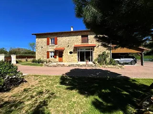 Nantheuil 24800 Achat / Vente maison 7 pièces t7 cave