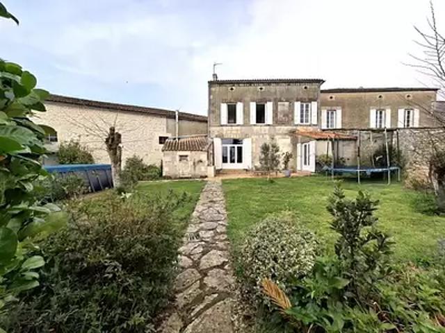 Nancras 17600 Achat / Vente maison 7 pièces t7 jardin terrasse
