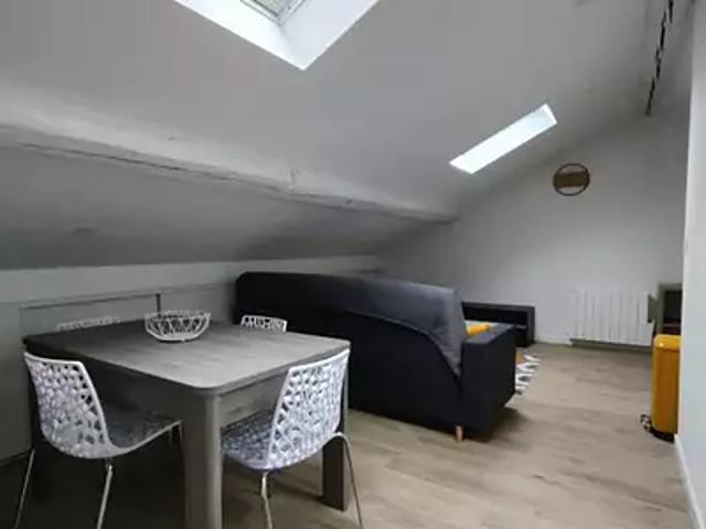 Nancy 54000 Location appartement 1 pièce t1 au dernier étage