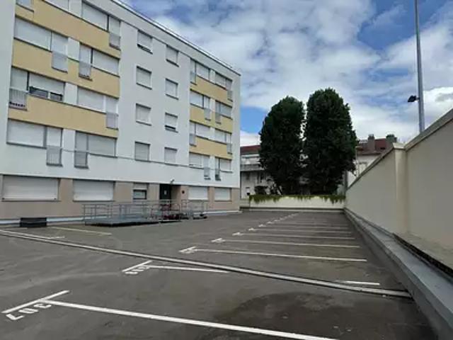 Nancy 54000 Location parking au dernier étage cave