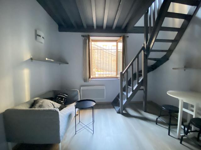 Nancy ? T2 meublé en duplex proche Faculté de Droit, Nancy