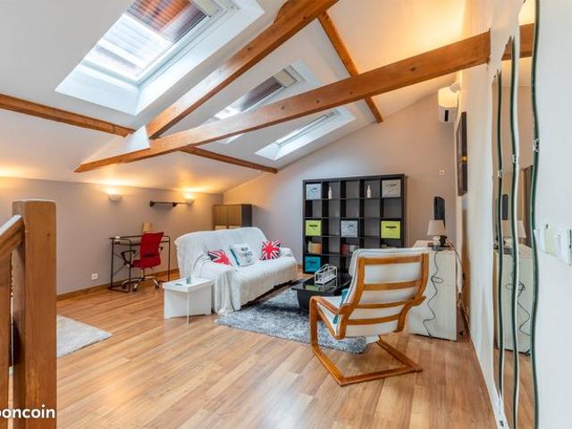 Nancy a. Frce duplex atypique avec courette