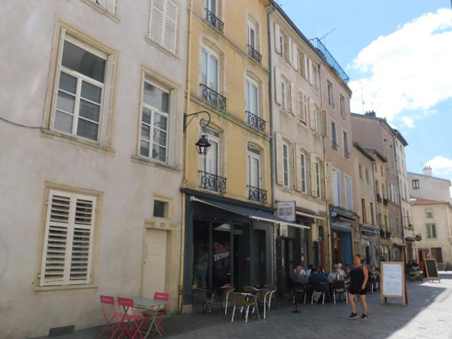 NANCY / HYPER CENTRE VILLE: SUPERBE APPARTEMENT 2 PIECES ME