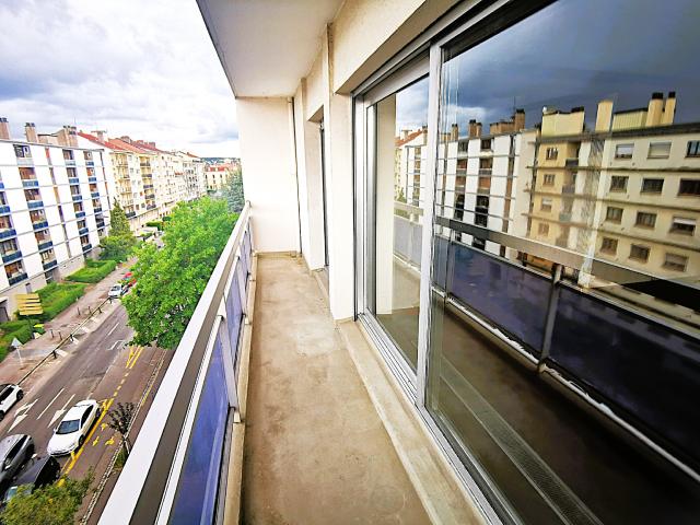 NANCY JEANNE DARC / F5 100M2 + 3 BALCONS ET 2 STATIONNEMENTS