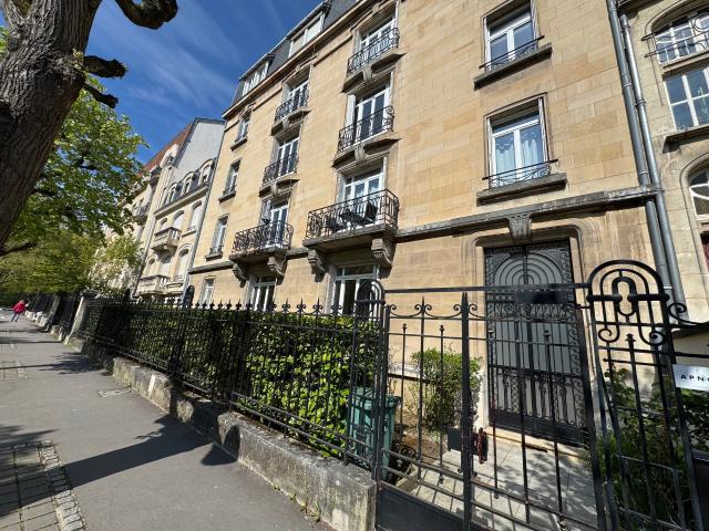 NANCY / PARC SAINTE MARIE F6 DE 165M2 + ASCENSEUR + GARAGE + PARKING + CAVES + GRENIERS