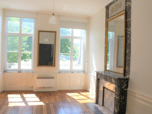 NANCY Place Carnot T1 de caractère 34 m² Vue dégagée Disponible