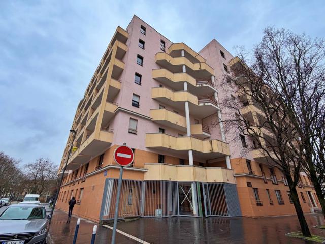 NANCY / QUARTIER GARE: JOLI APPARTEMENT T1 MEUBLÉ AVEC TERR