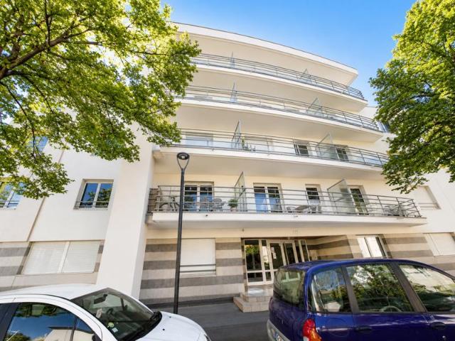 NANCY / QUARTIER MATERNITÉ: JOLI APPARTEMENT T1 MEUBLÉ