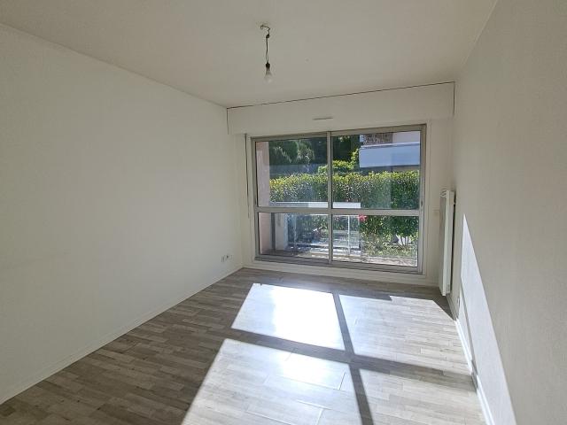 NANCY RUE BERNHEIM F2