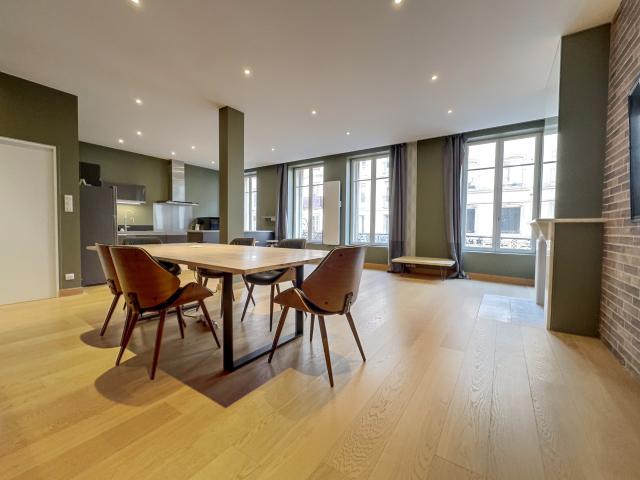 NANCY / STANISLAS F4 DE 90M2 AU 1ER ETAGE