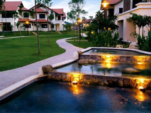 Nadia Parkfront, Desa Parkcity