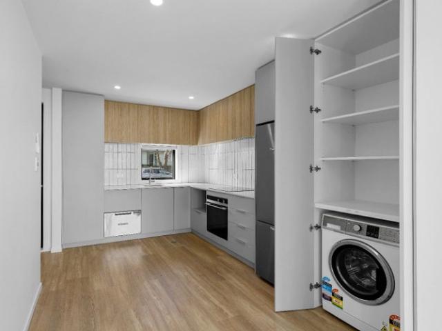 naenae, 2 bedrooms