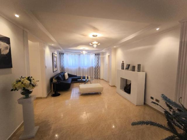 NAGUANAGUA / LOS CANDILES / RES GLORIA / 220M2 / 3 HAB / MALETERO