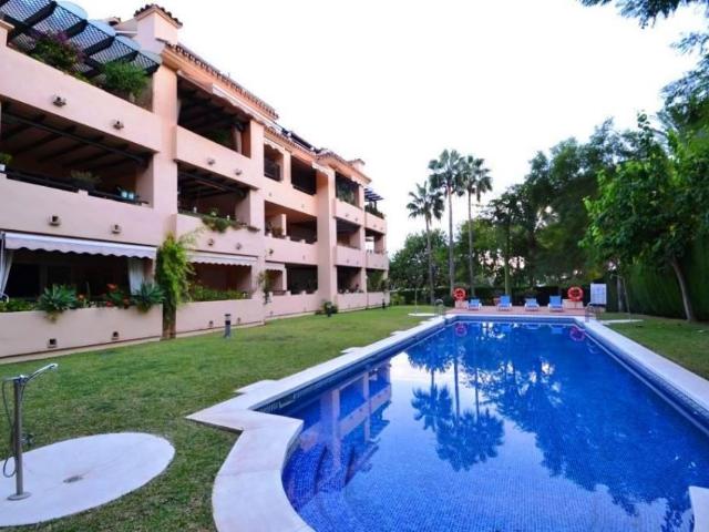 NAGUELES APARTMENT 4385