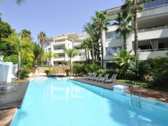NAGUELES DUPLEX PENTHOUSE 3959