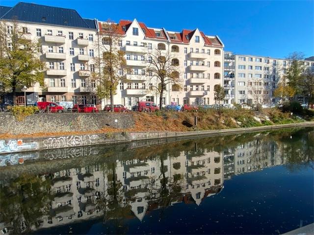 Nah am Wasser. Renovierter Jugendstilaltbau am Kiehlufer VERMIETET