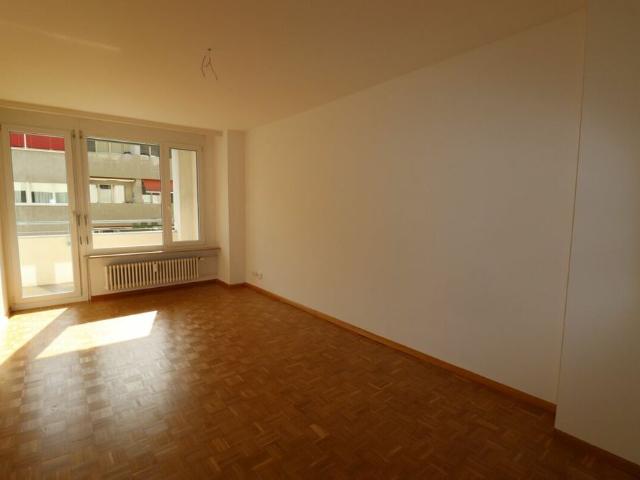 Nähe Matthäuskirche moderne 3 Zimmerwohnung im 3.OG mit Lift