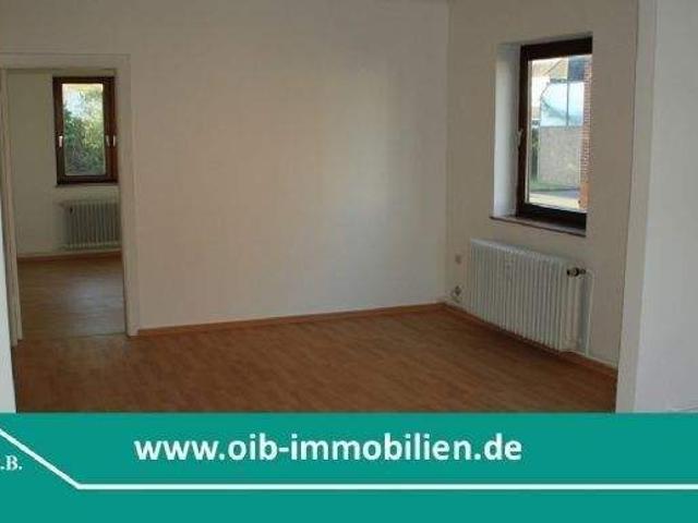 # Nähe Mercedes, 6 Parteienhaus, 2 Garagen, 2 Stellplätze, Gartenhaus #