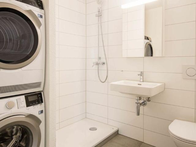 Nähe Schloss Binningen und Birsig moderne 3 1/2 Zimmer Wohnung im 2.OG