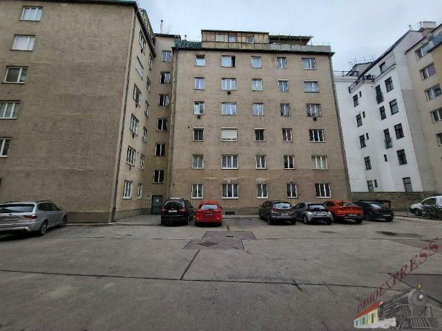 Nahe Sonnwendviertel sanierungsbedürftige 3 Zimmerwohnung