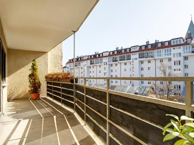 Nähe Wiener Platz und Altstadt Erstbezug nach Sanierung
