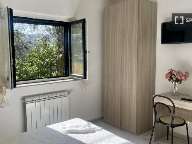 naples, Campania 80067