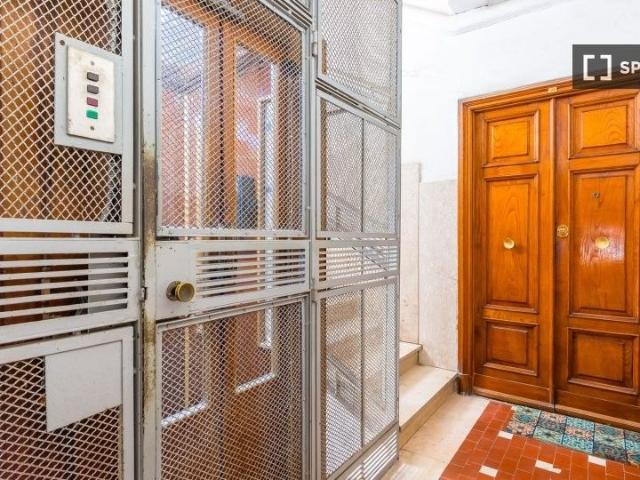 naples, Campania 80129