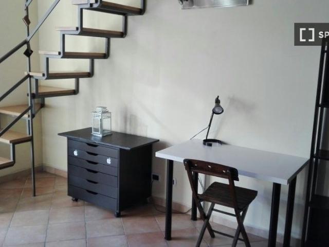 naples, Campania 80142