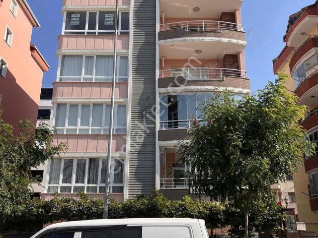 Çınar Emlak'tan Kafeler Caddesinde Kiralık Daire