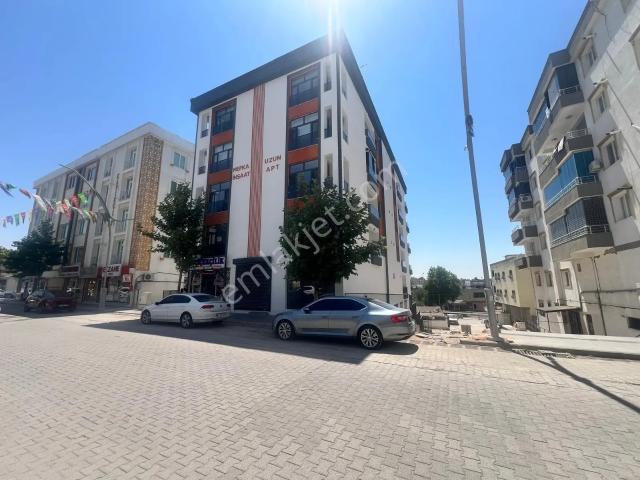 Çınar İlçe Merkezi Konumda Sıfır 2+1 Satılık Daire!.