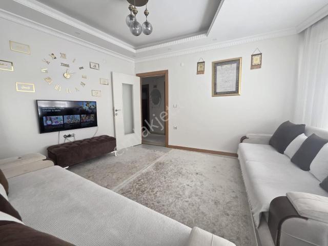Çınar Mahallesi Acill Satılık 2+1 Arakat