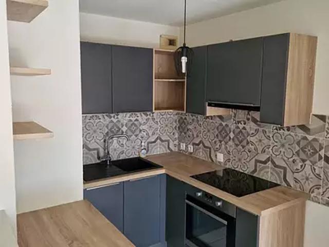 Narbonne 11100 Achat / Vente appartement 2 pièces t2 au dernier étage