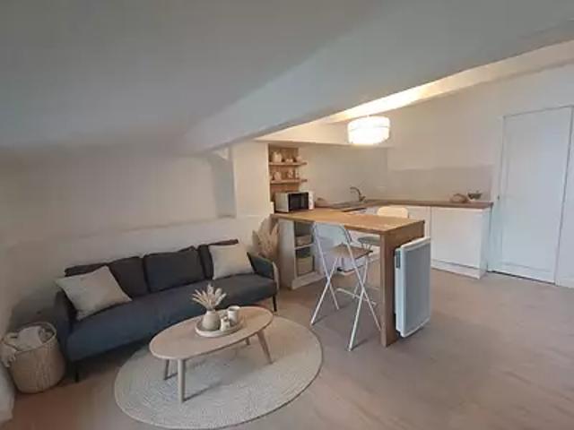 Narbonne 11100 Location appartement 1 pièce t1 au dernier étage